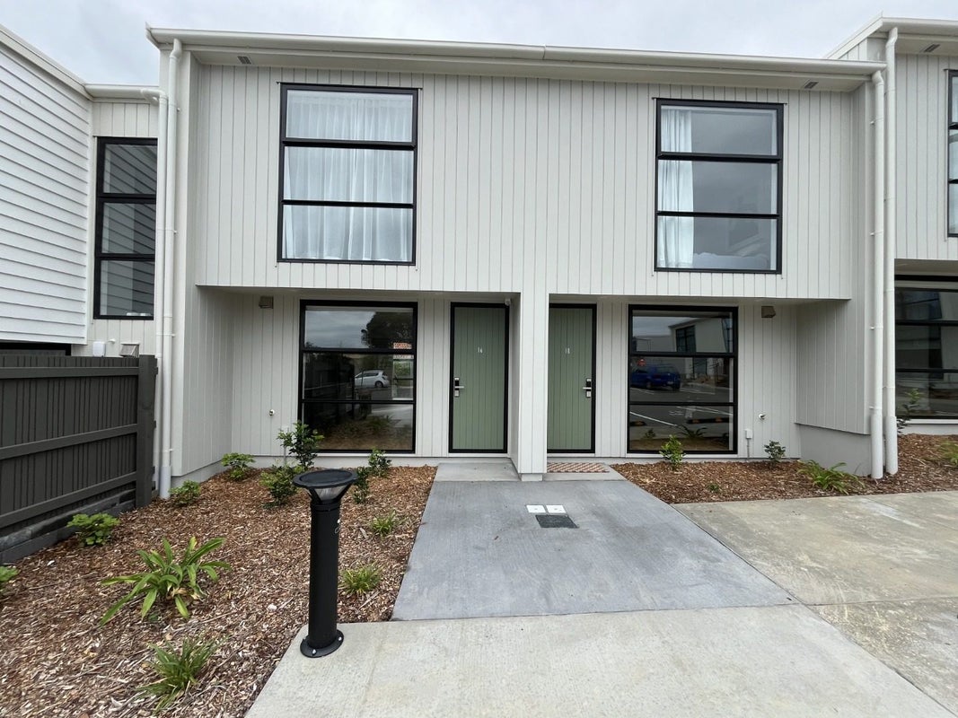 16 Dunkirk Terrace, Mount Albert, Auckland - Carousel 11
