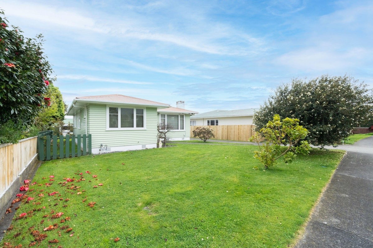13 Tawa Street, Levin, Levin - Carousel 16