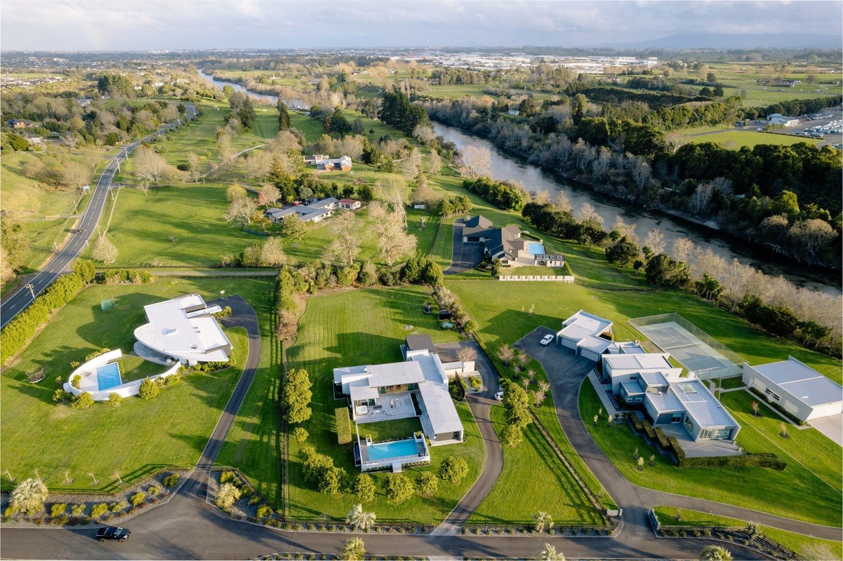9A River Downs, Horsham Downs, Hamilton - Carousel 36