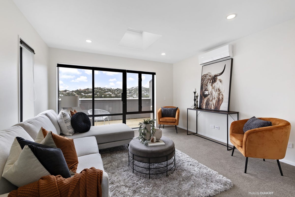 10/104 Maupuia Road, Maupuia, Wellington - Carousel 1