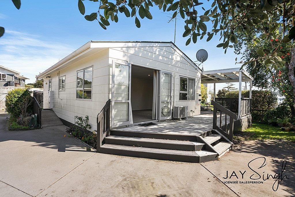 1 Banks Road, Papakura - Carousel 2