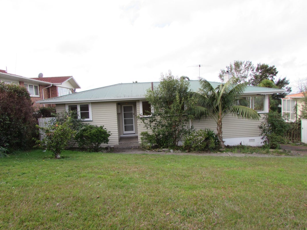 73 Jaemont Avenue, Te Atatu South, Auckland - Carousel 2