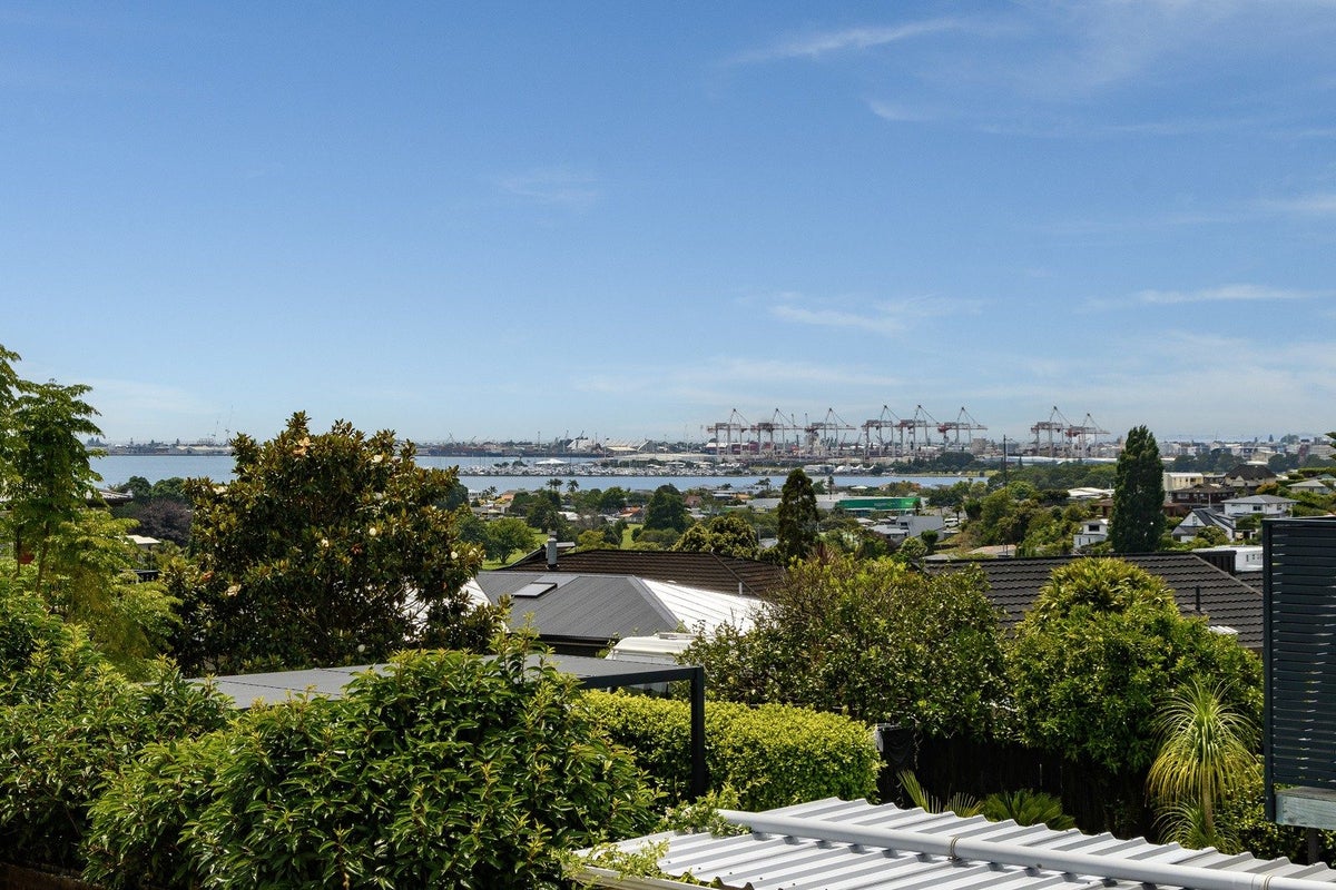 34 Whitaker Street, Otumoetai, Tauranga - Carousel 2