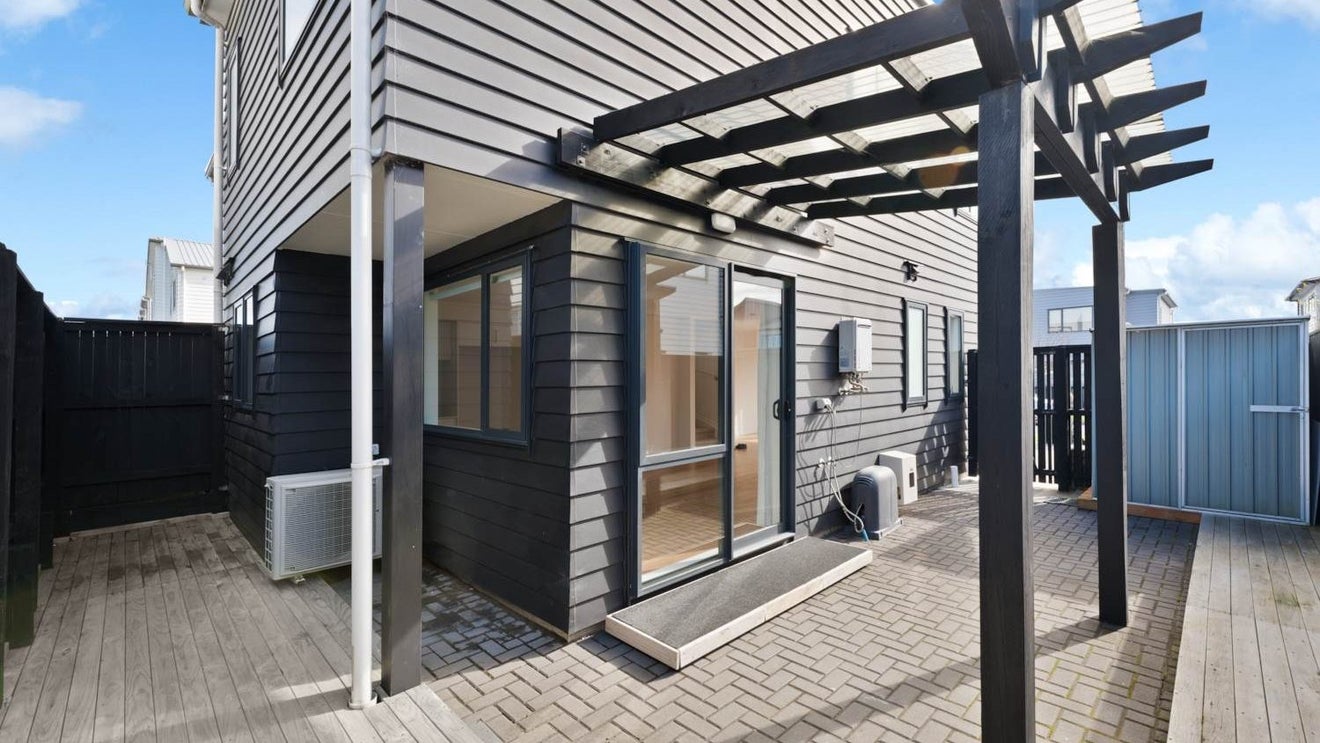 14 Hiki Street, Hobsonville, Auckland - Carousel 1
