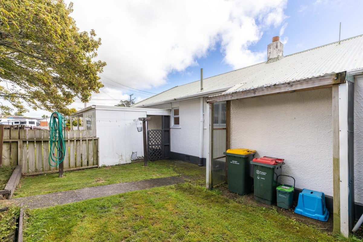 129 Govett Avenue, Frankleigh Park, New Plymouth - Carousel 19