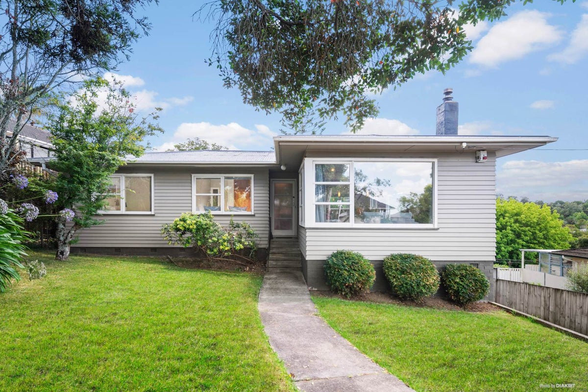 83 Stottholm Road, Titirangi, Auckland - Carousel 1