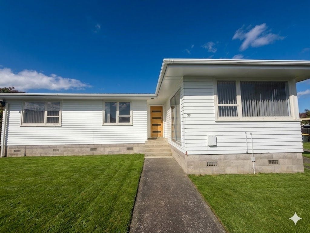 39 Hywell Place, Manurewa, Auckland - Carousel 1