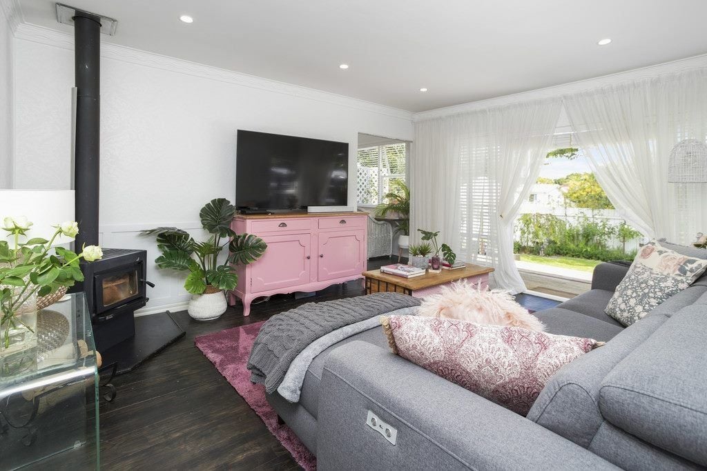 29 Cobham Crescent, Kelston, Auckland - Carousel 2