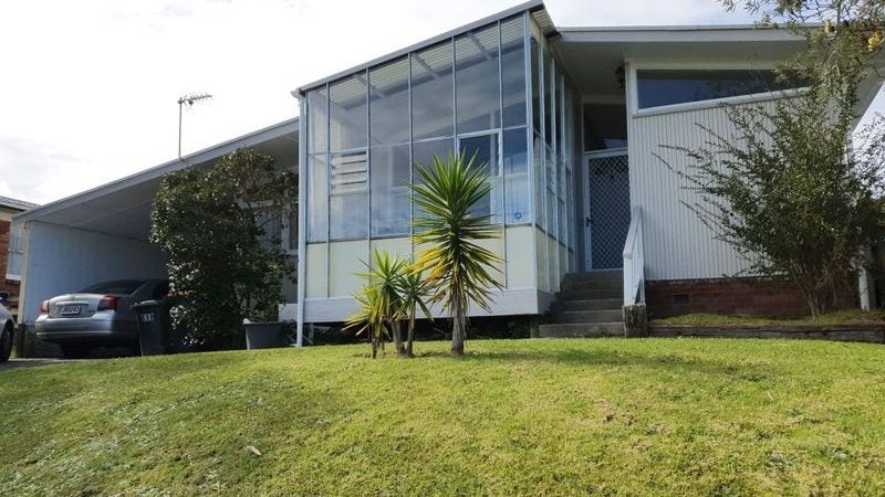 10 Waverley Avenue, Glenfield, Auckland - Carousel 1