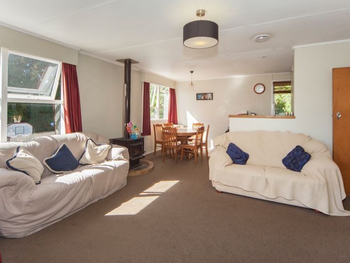 41 Taipari Road, Te Atatu Peninsula, Auckland - Carousel 2