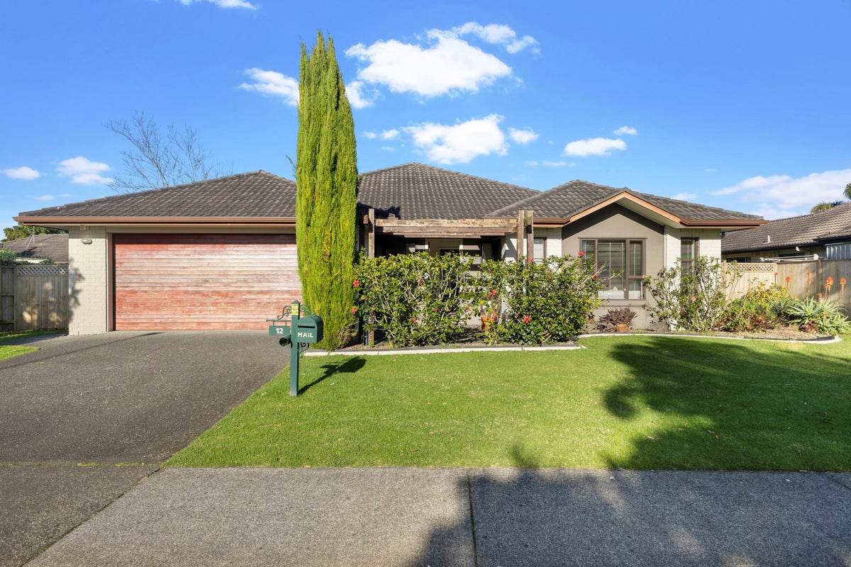 12 Turnberry Drive, Wattle Downs, Auckland - Carousel 2