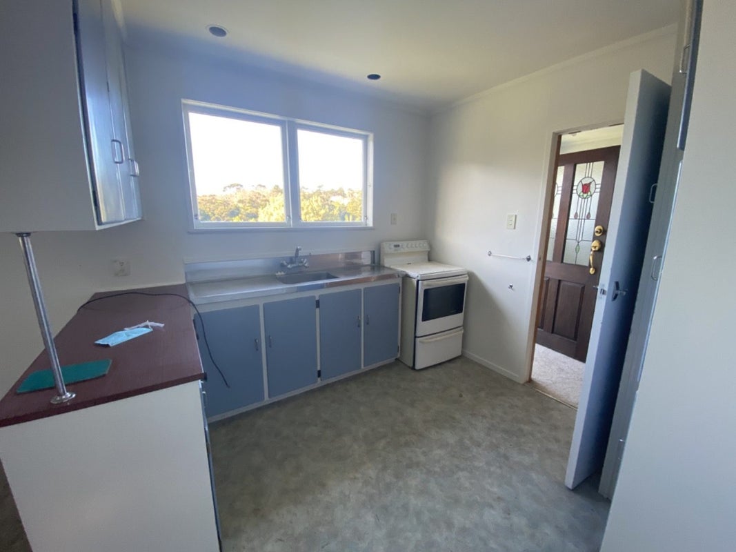 309 Beach Haven Road, Birkdale, Auckland - Carousel 2