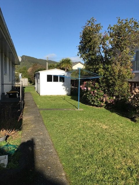 1A Thurleigh Grove, Karori, Wellington - Carousel 11