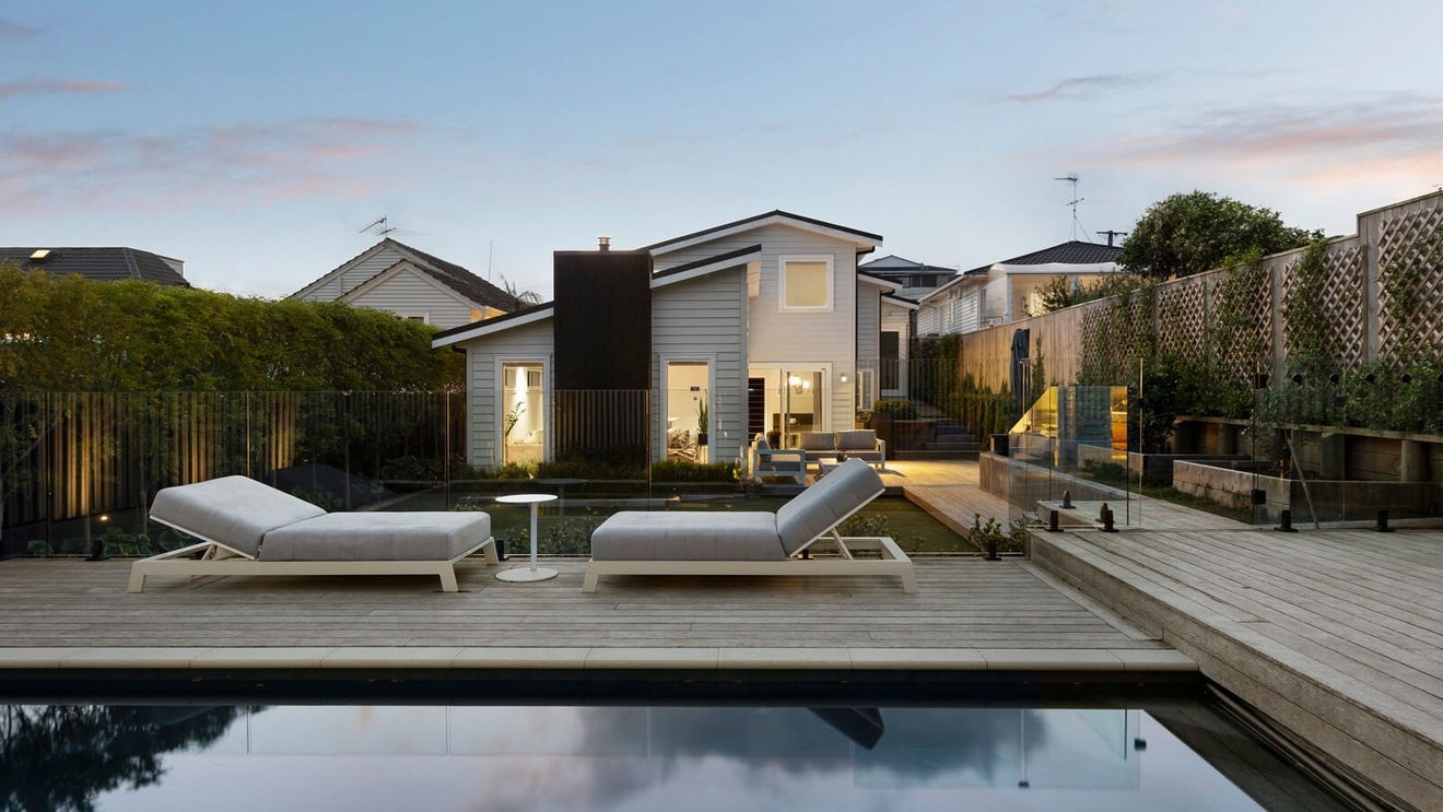 7 Bungalow Avenue, Point Chevalier, Auckland - Carousel 1