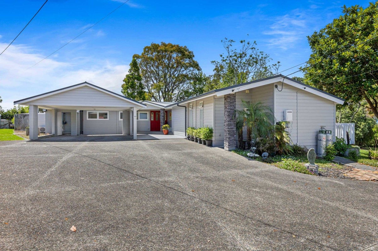 210 Royal Road, Massey, Auckland - Carousel 1