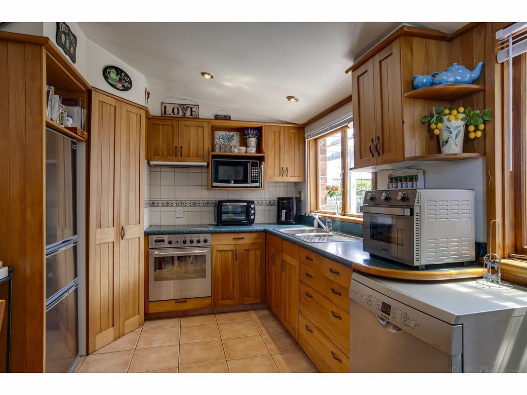 16 York Street, Seaview, Timaru - Carousel 2