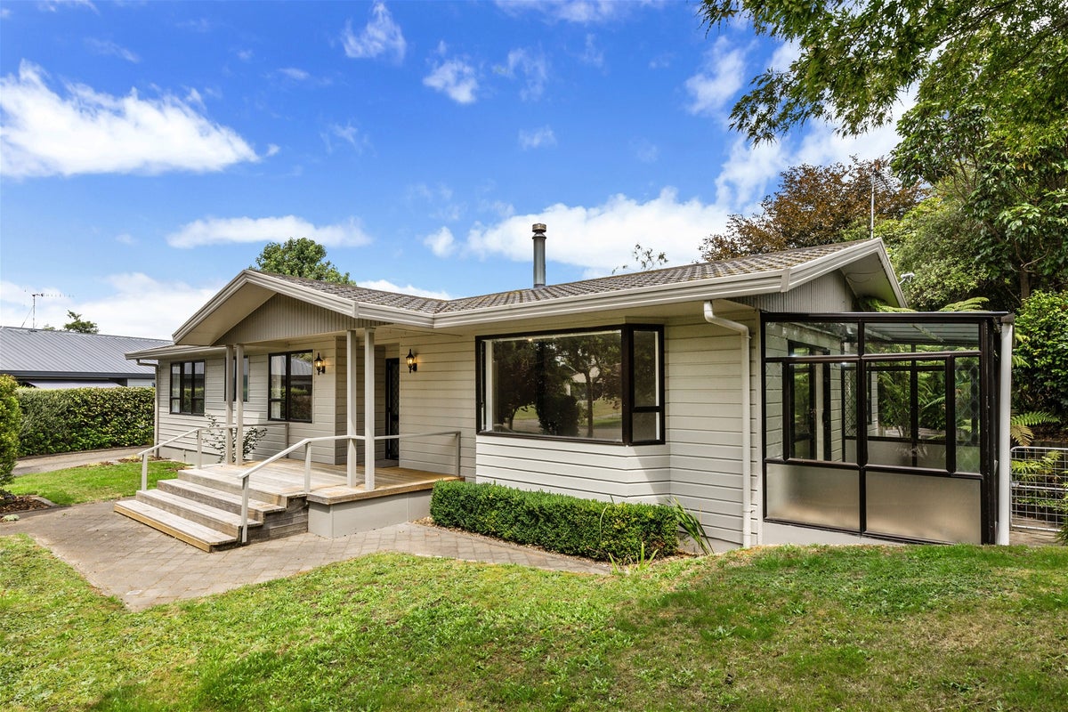 8 Hindmarsh Drive, Rangatira Park, Taupo - Carousel 1