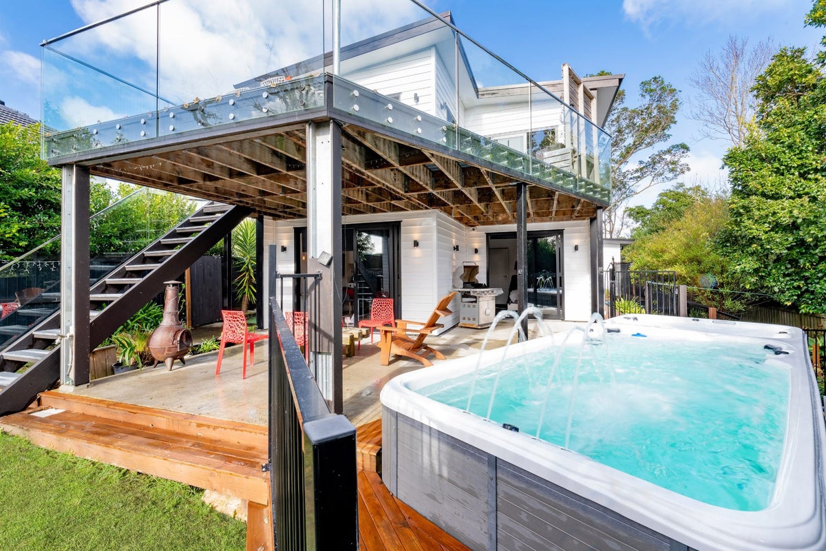 126B Sandspit Road, Shelly Park, Auckland - Carousel 33