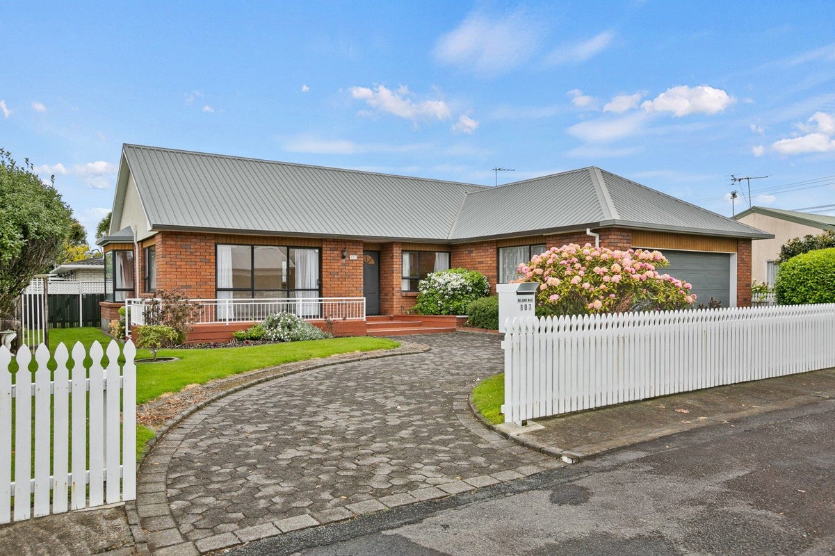 107 Morley Street, Westown, New Plymouth - Carousel 1