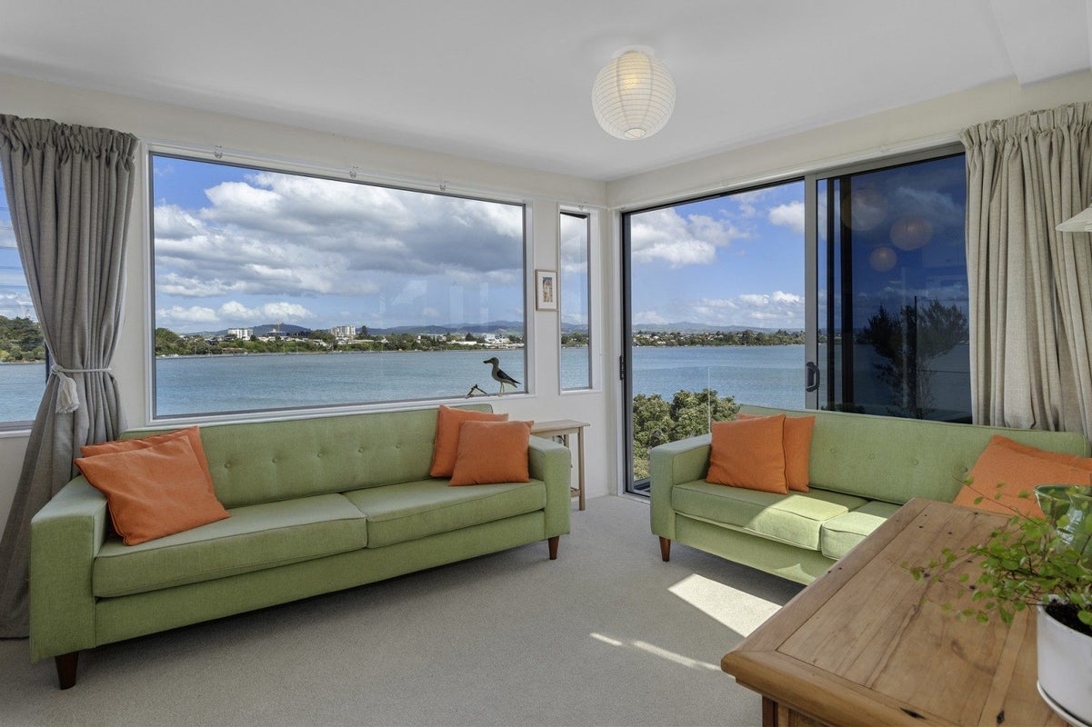 25 Roderick Street, Otumoetai, Tauranga - Carousel 1