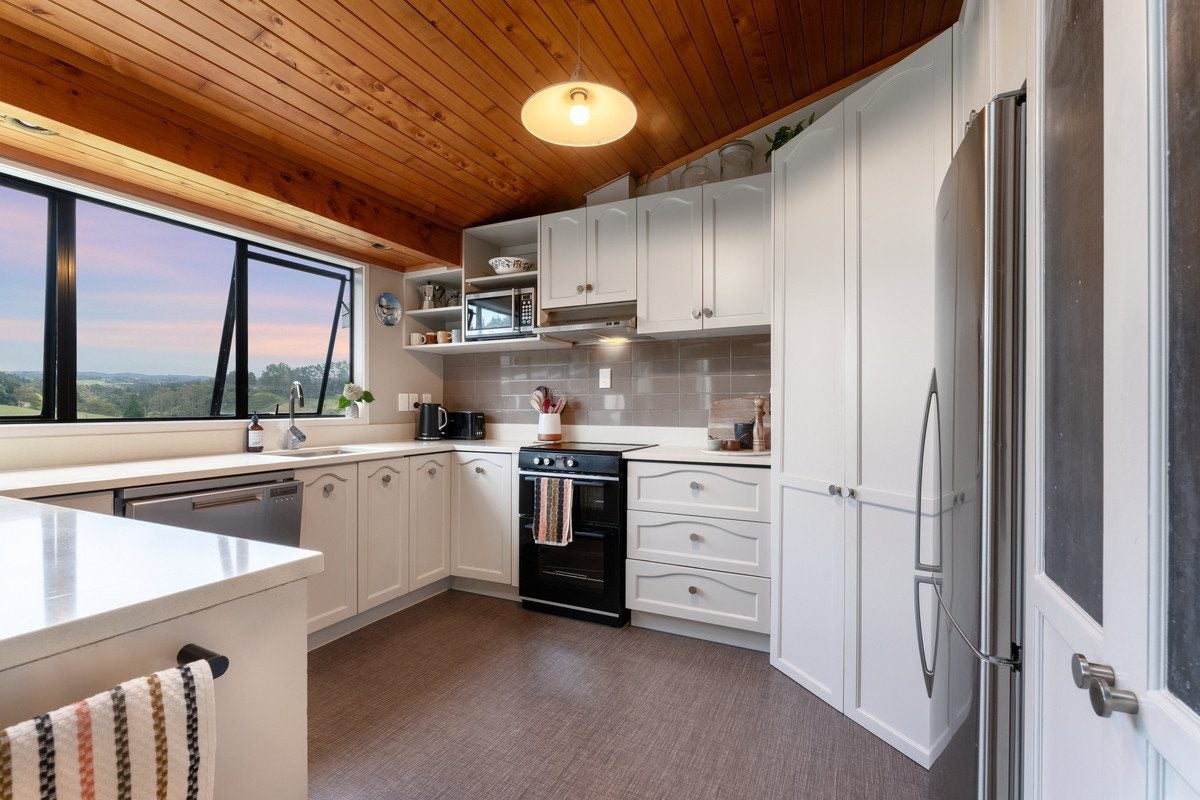 110 Old Highway, Whakamarama, Whakamarama - Carousel 2