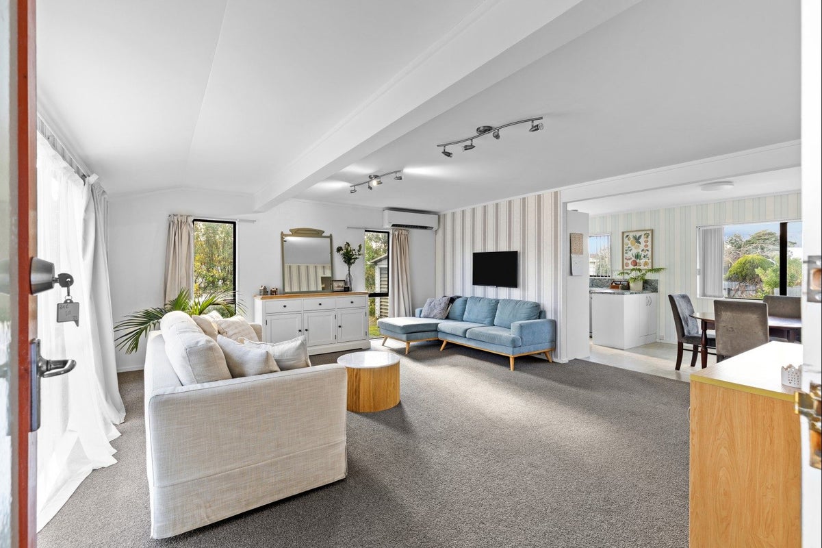 34 Roberts Line, Kelvin Grove, Palmerston North, Manawatu / Whanganui - Carousel 2