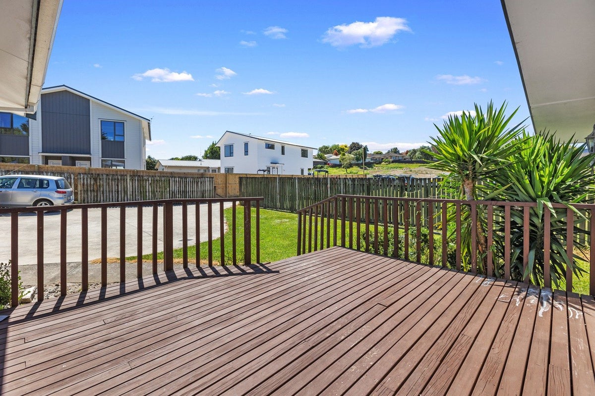 17 Redmond Street, Judea, Tauranga - Carousel 21