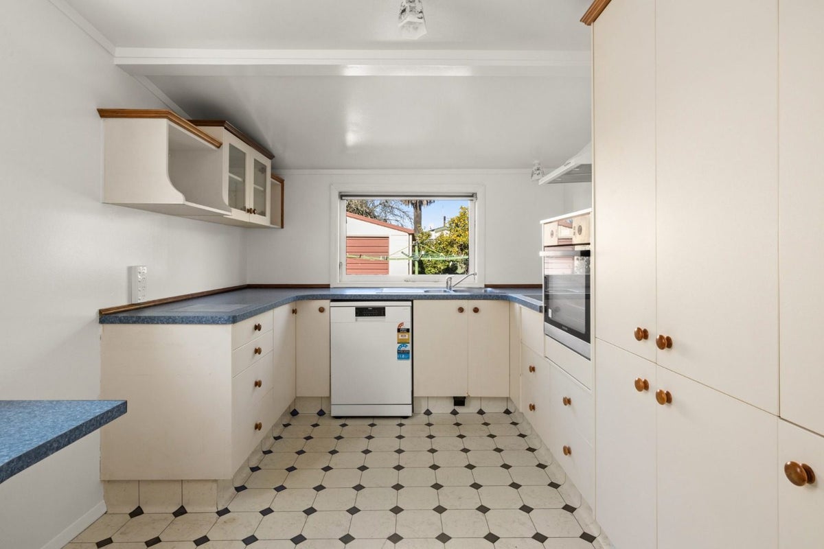 7 Winifred Street, Napier South, Napier - Carousel 2