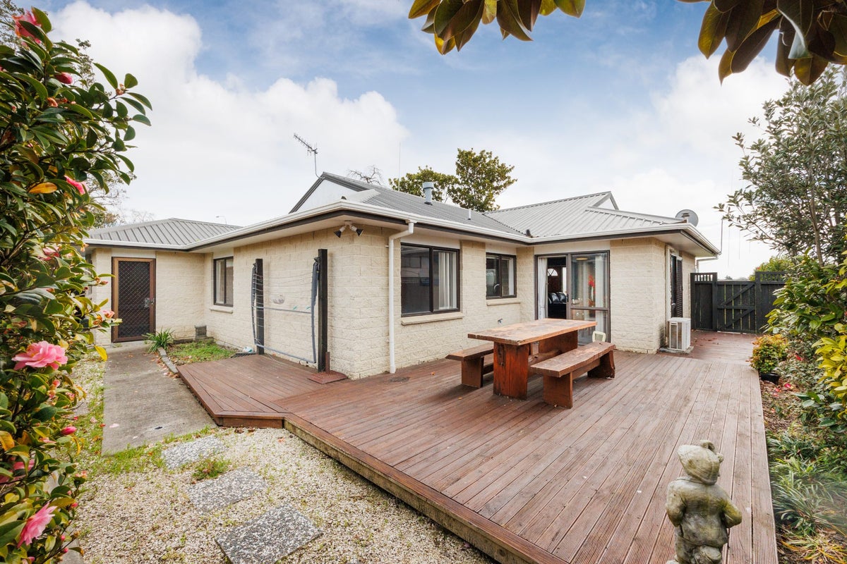 5 Leander Place, Milson, Palmerston North - Carousel 18