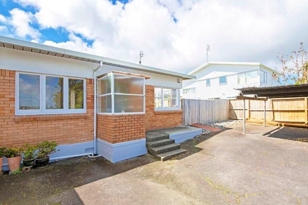 1/33 Rodney Street, Howick, Auckland - Carousel 2