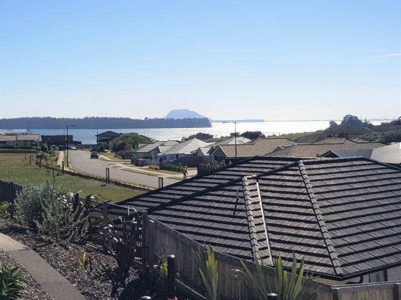 13 LAKESIDE TERRACE, Omokoroa, Western Bay Of Plenty - Carousel 1