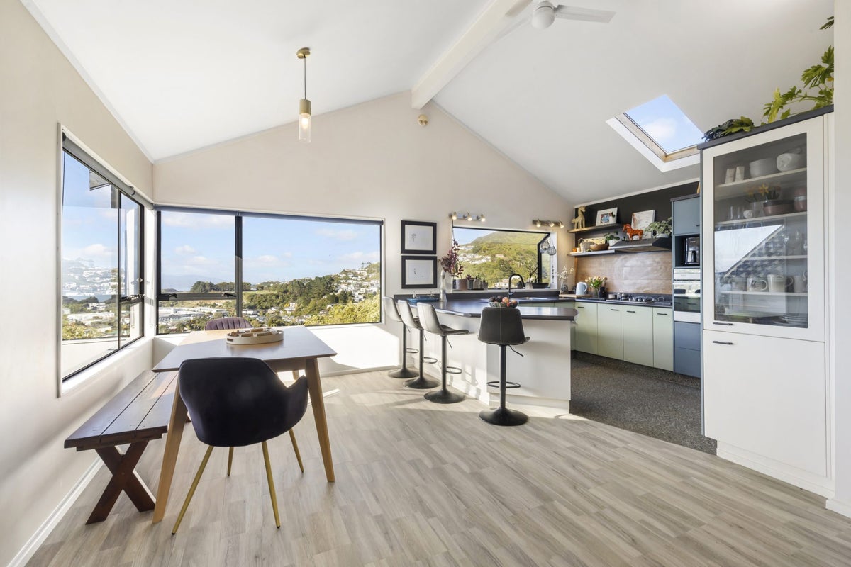 7 Meadowcroft Grove, Johnsonville, Wellington - Carousel 1