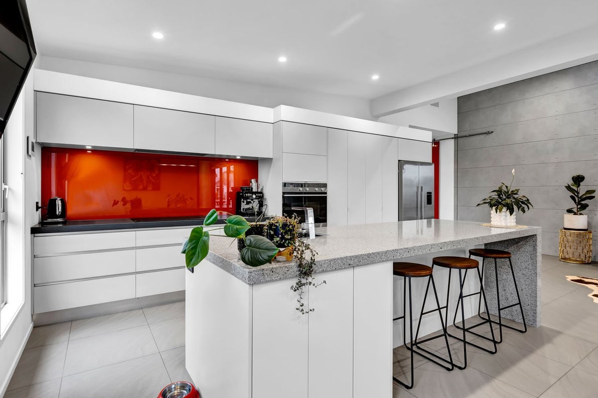 59 Links Drive, Waiwhakaiho, New Plymouth - Carousel 2