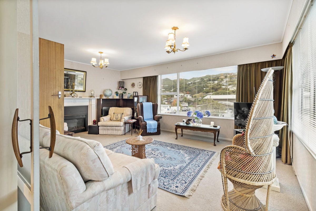 12 Cortina Avenue, Johnsonville, Wellington - Carousel 2