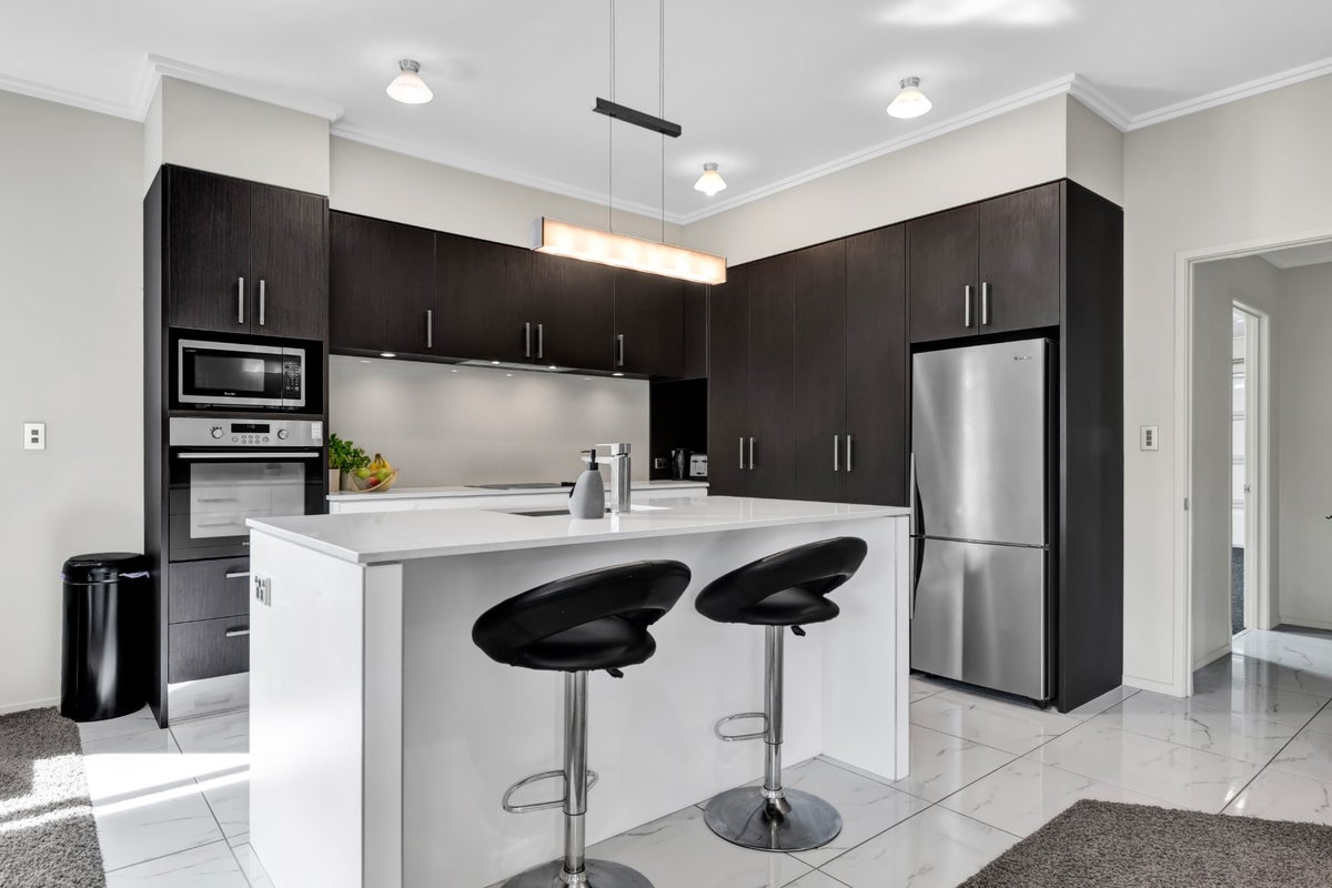2/297A Carrington Street, Vogeltown, New Plymouth - Carousel 2