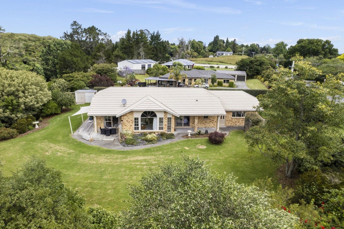 207 Oropi Road, Tauranga - Carousel 1