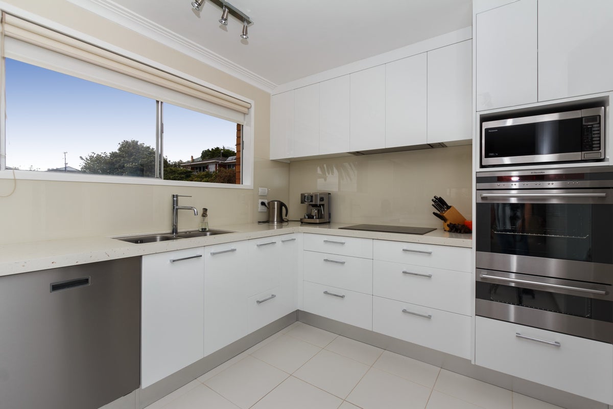 47 Taylor Road, Mangere Bridge, Auckland - Carousel 2