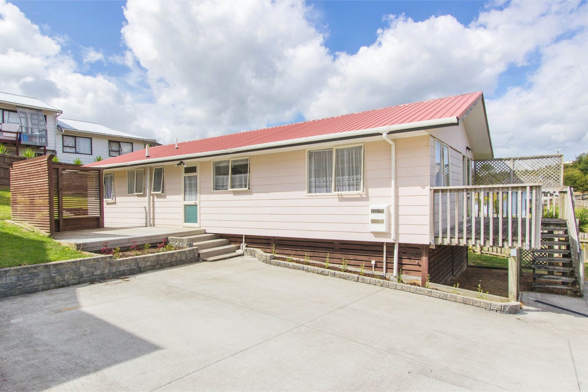 10A Kiernan Place, Kelston, Auckland - Carousel 1