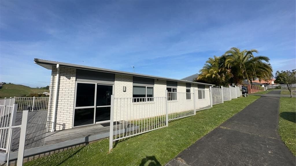 2 Derbyshire Place, Dinsdale, Hamilton - Carousel 2
