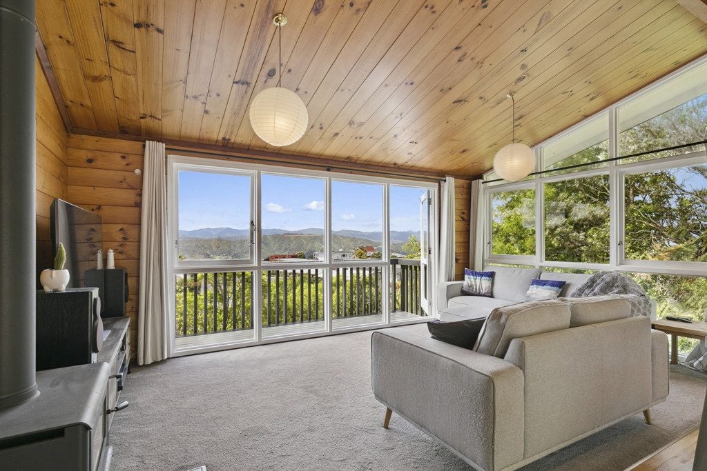 2A Oakleigh Street, Maungaraki, Lower Hutt - Carousel 1