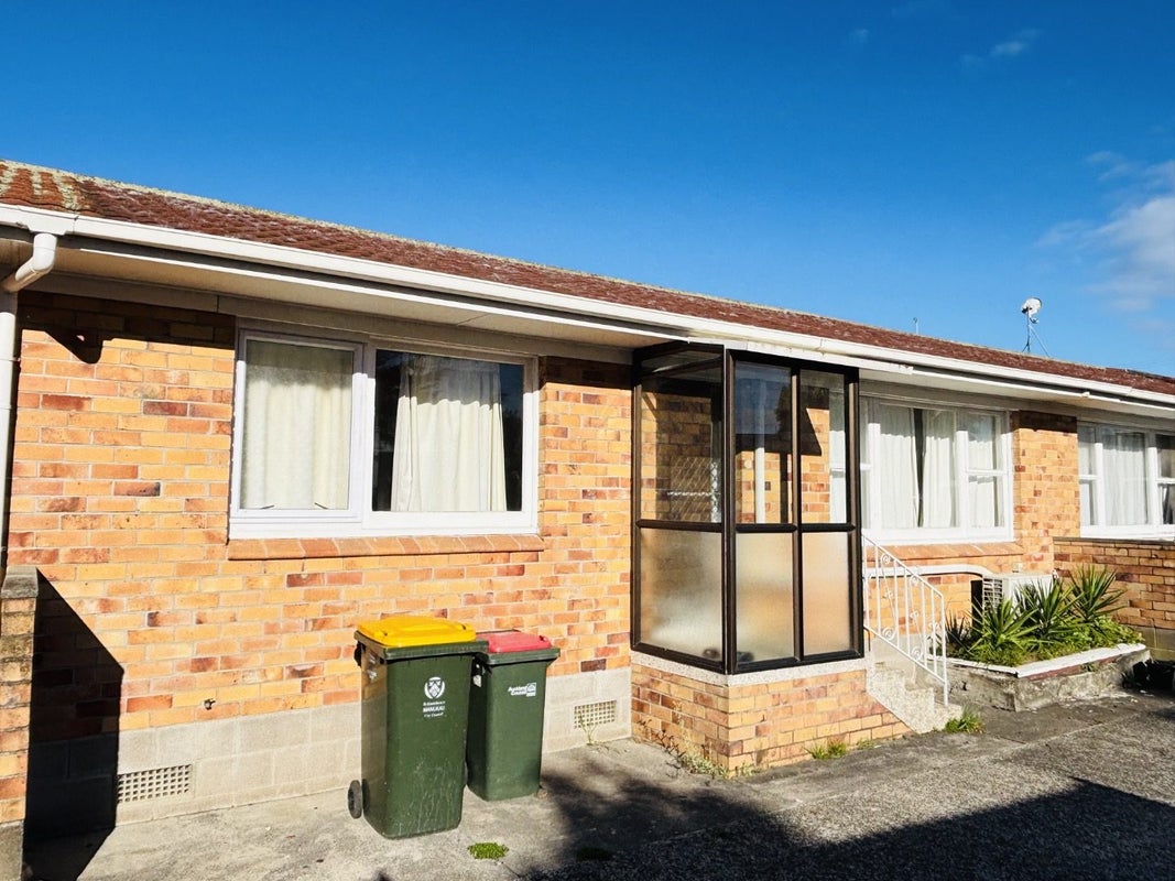3/37 Buckingham Crescent, Papatoetoe, Auckland - Carousel 2