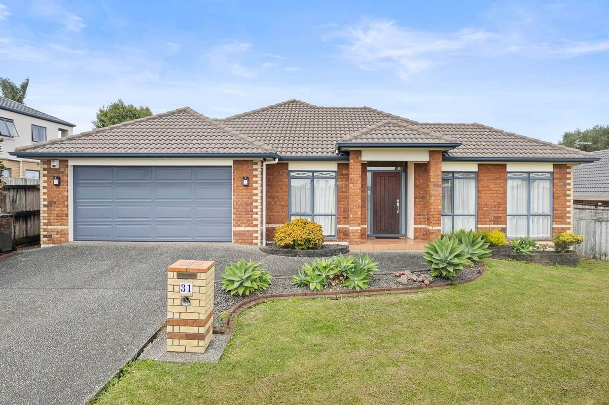31 Newbliss Crescent, East Tamaki Heights, Auckland - Carousel 1