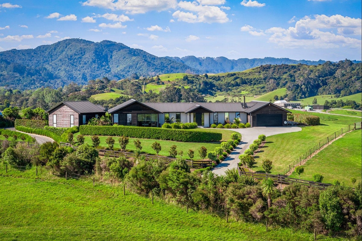 16 Tamahunga Drive, Warkworth - Carousel 1