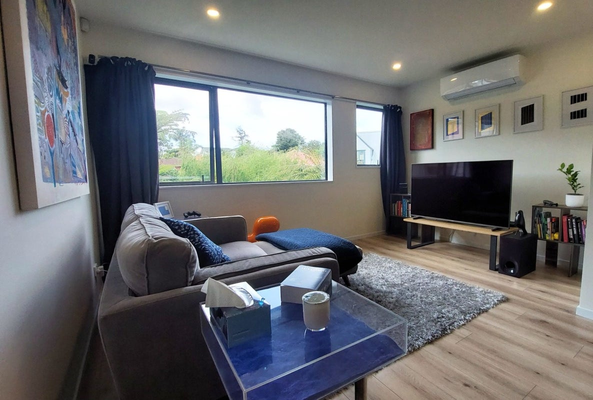 8/10 Rimu Street, New Lynn, Auckland - Carousel 2