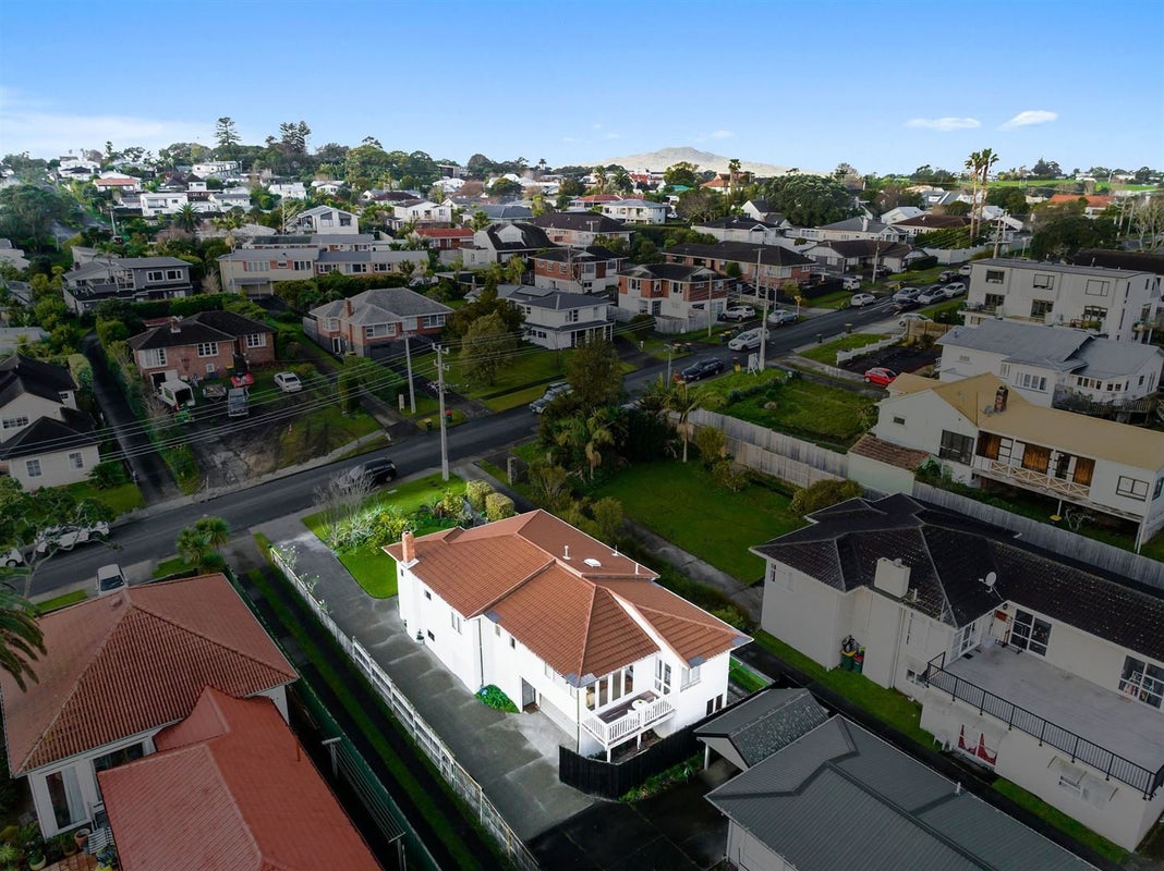 1/45 Northboro Road, Belmont, Auckland - Carousel 2