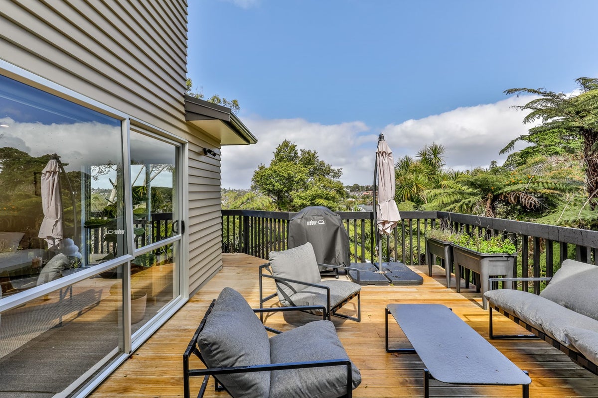 52A Carlisle Road, Browns Bay, North Shore City, Auckland - Carousel 2