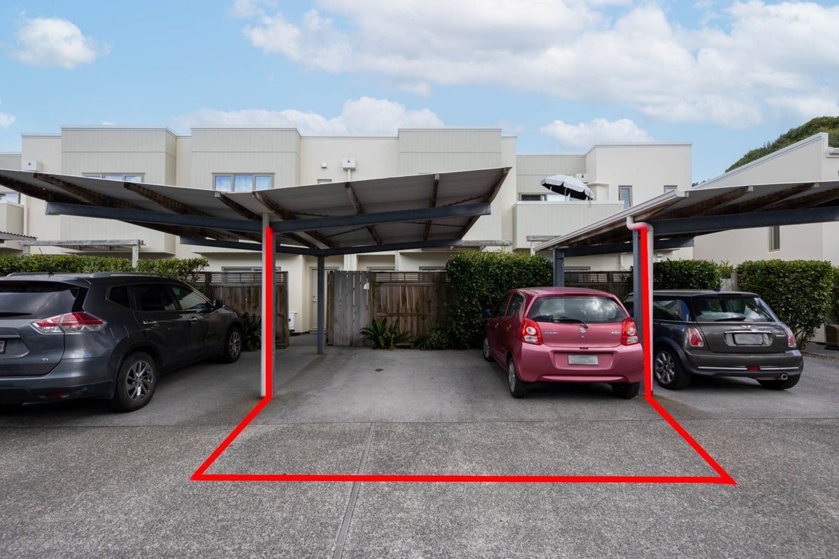66/21 Hunters Park Drive, Three Kings, Auckland - Carousel 19