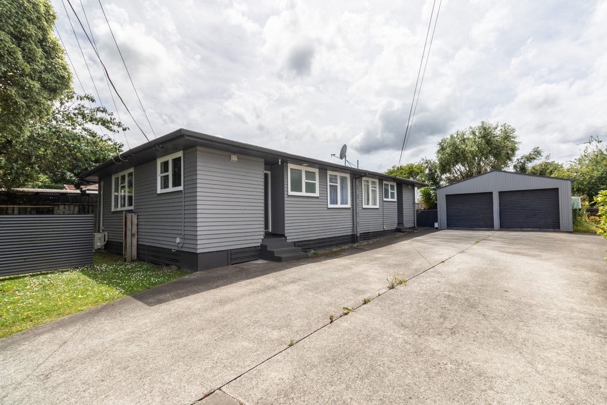 30A Benge Crescent, Clouston Park, Upper Hutt - Carousel 1