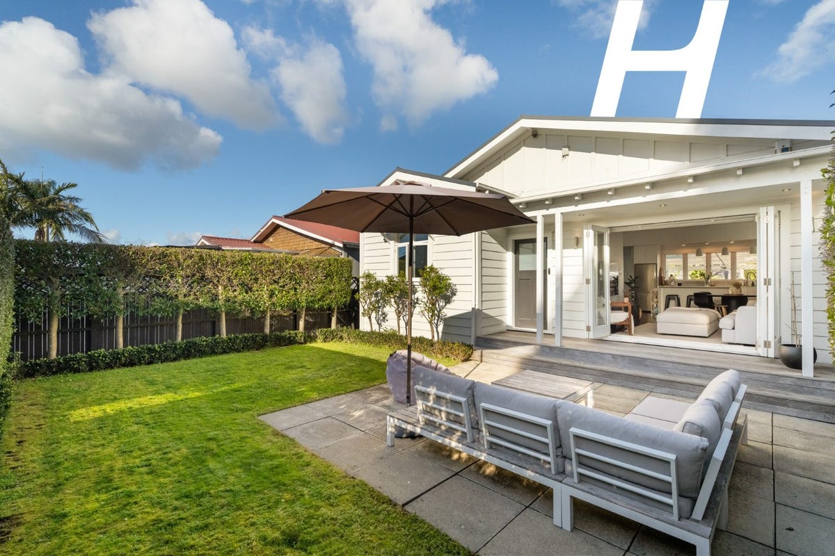 260 Meola Rd, Point Chevalier, Auckland City, Auckland - Carousel 1