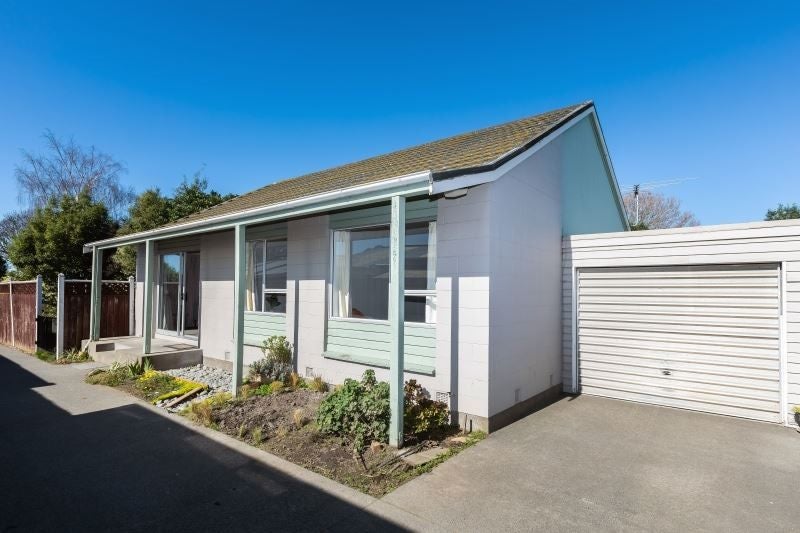 1/4 Tracy Place, Redwood, Christchurch - Carousel 1